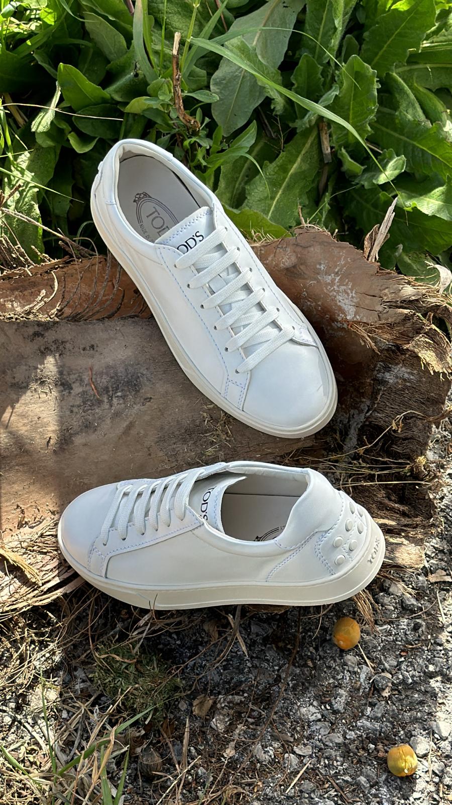 Tod’s sneakers in pelle bianca.