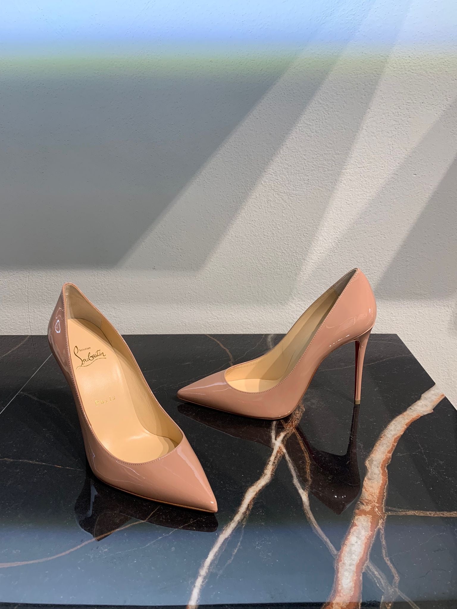 Christian Louboutin Décolleté Kate 100 vernice color nude
