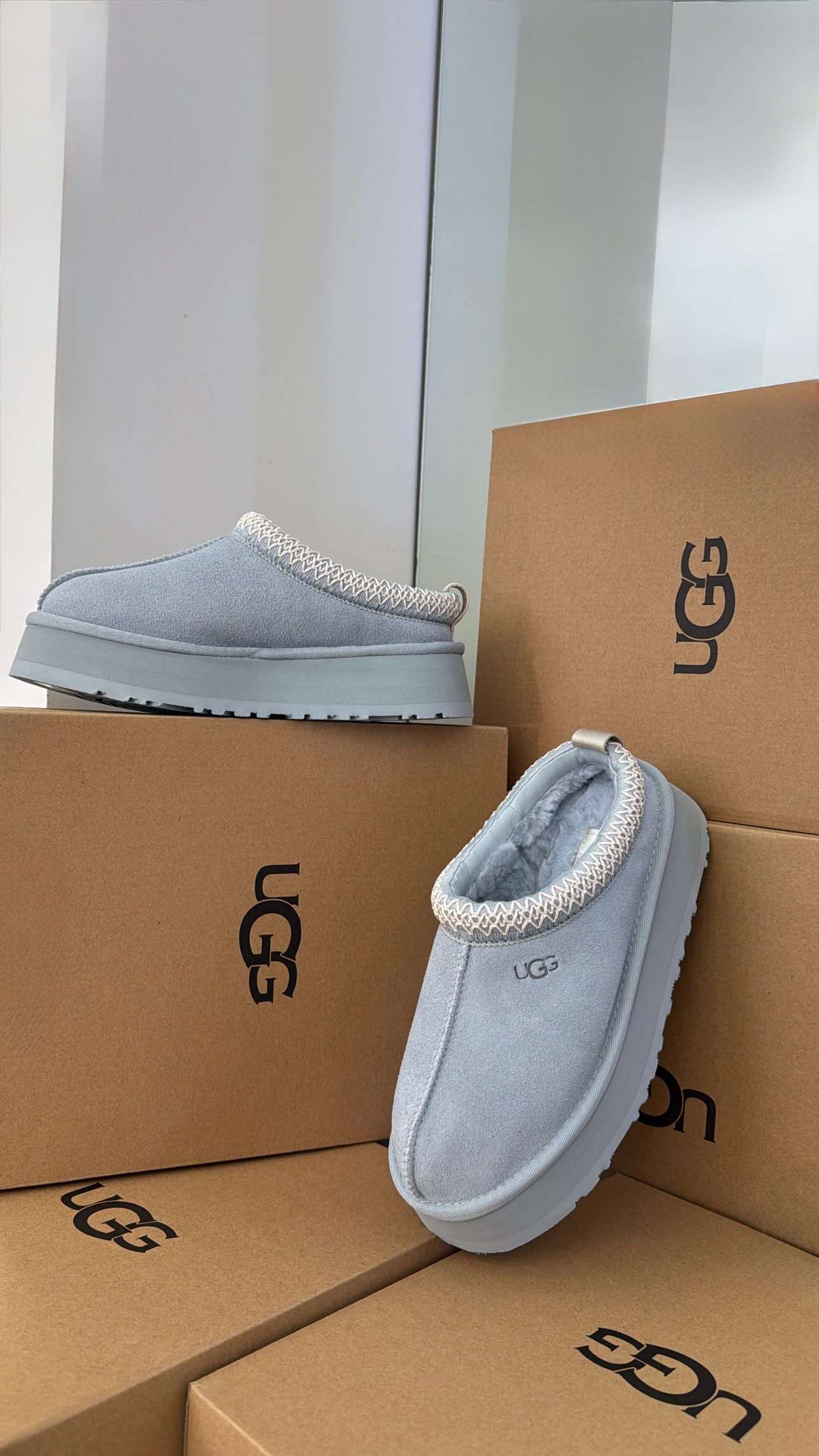 UGG TAZZ CELESTE POLVERE.
