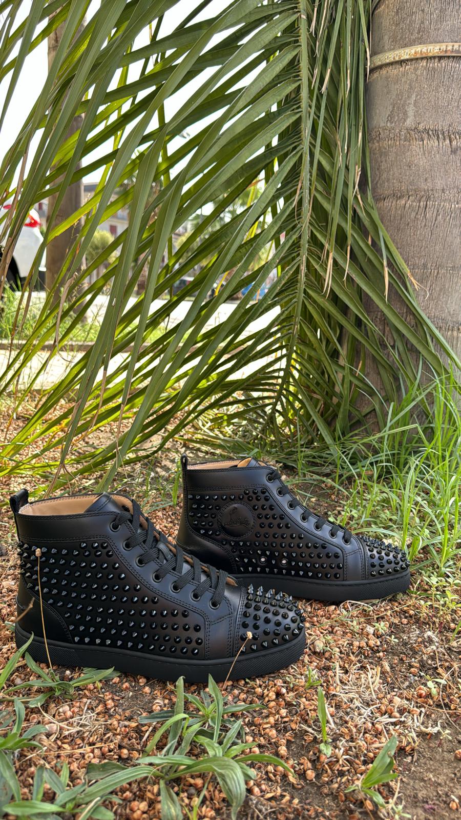 CHRISTIAN LOUBOUTIN SNEAKERS LOUIS JUNIOR SPIKES IN PELLE