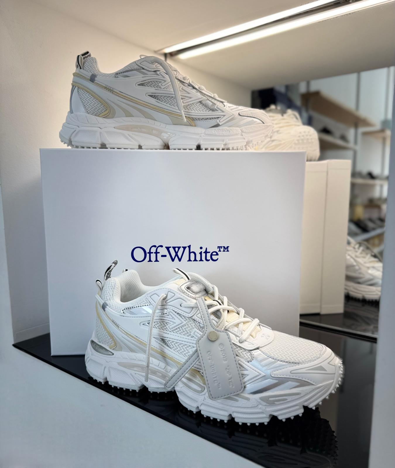 Off-White
Sneakers Be Right Back WHITE.