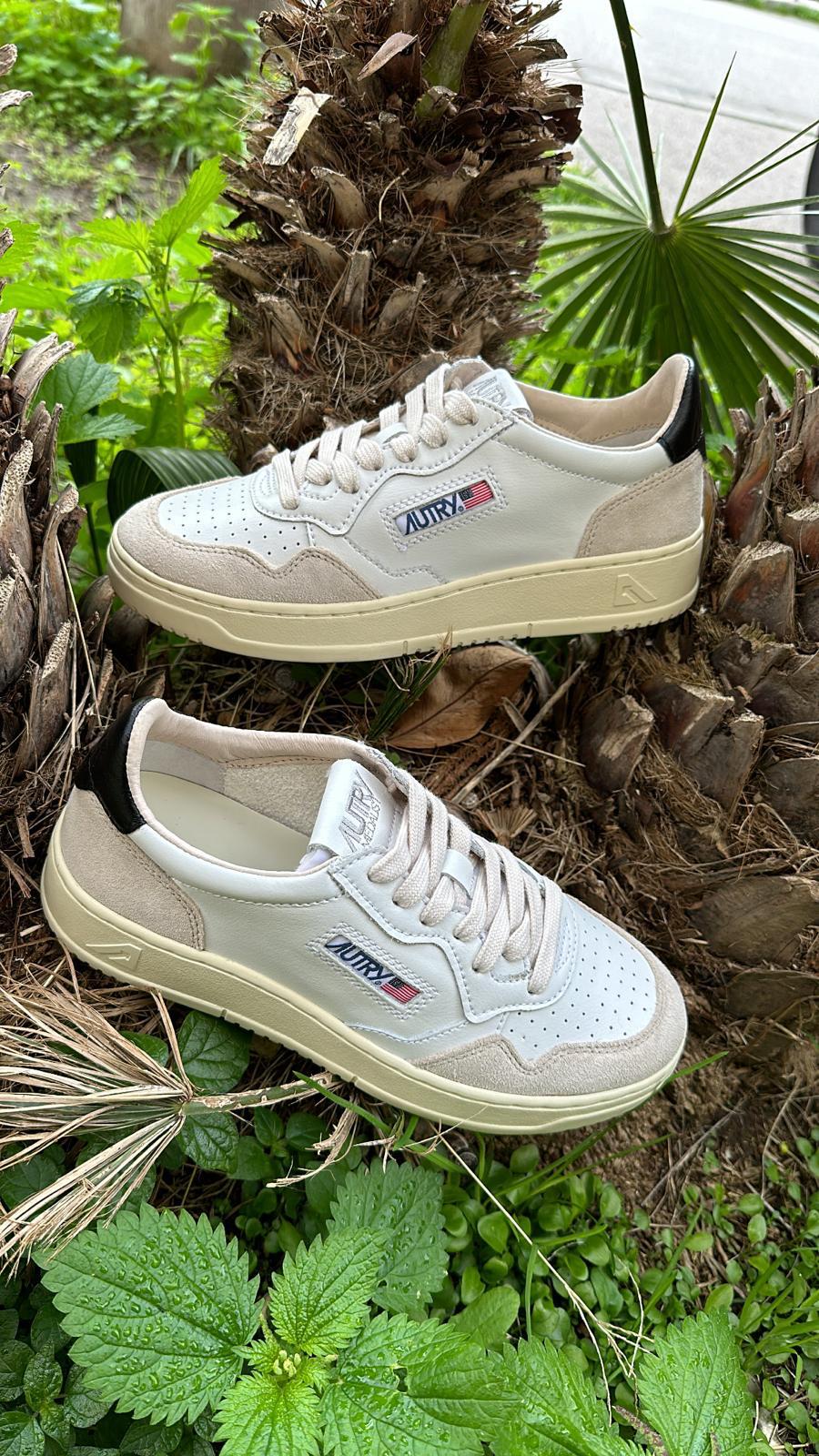 Autry sneakers donna retro nero.