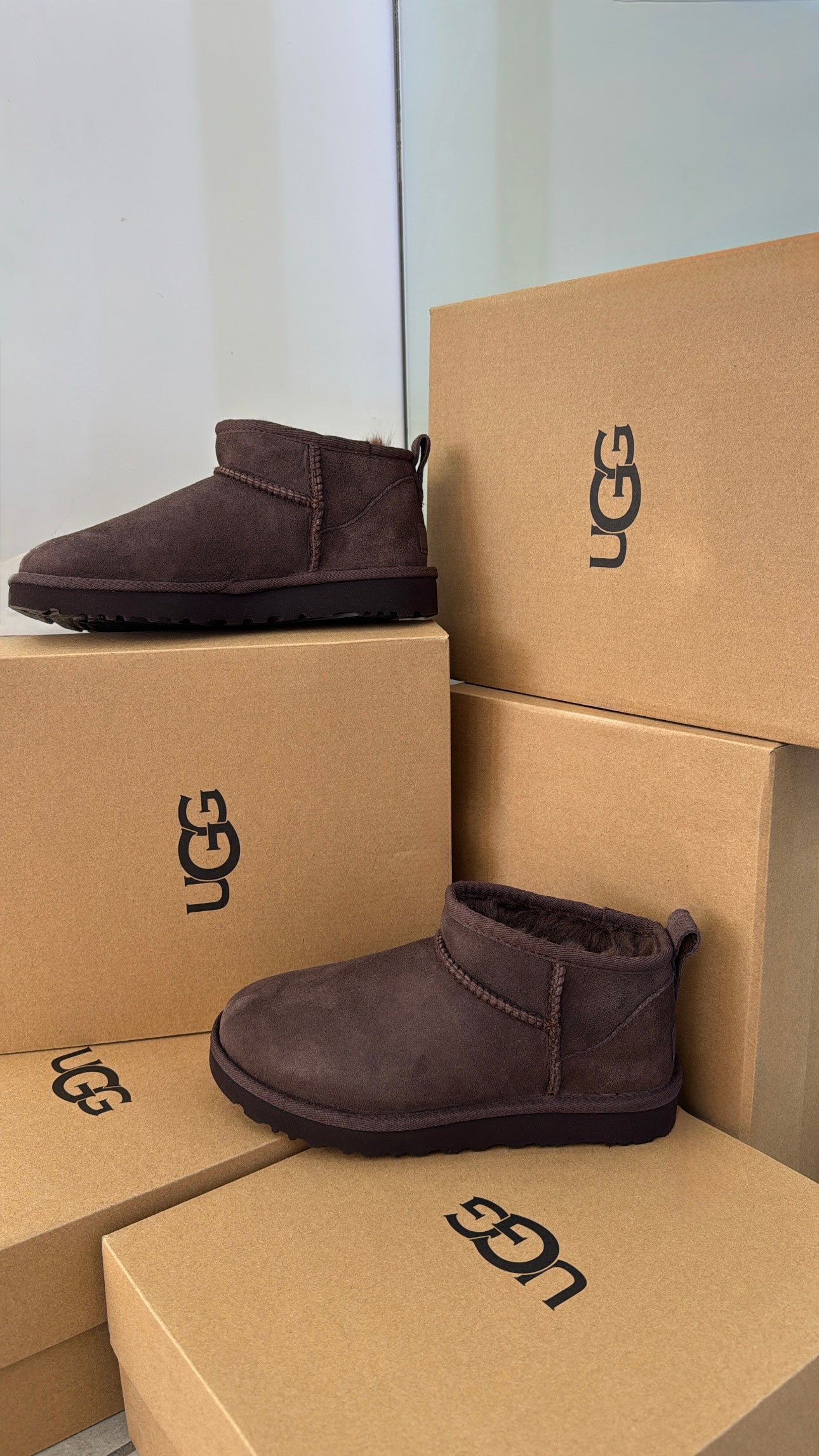 UGG CLASSIC ULTRA MINI marrone