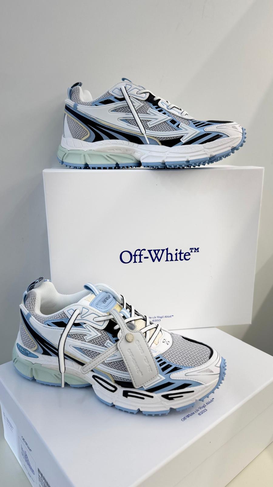 Off-White
Sneakers Be Right Back