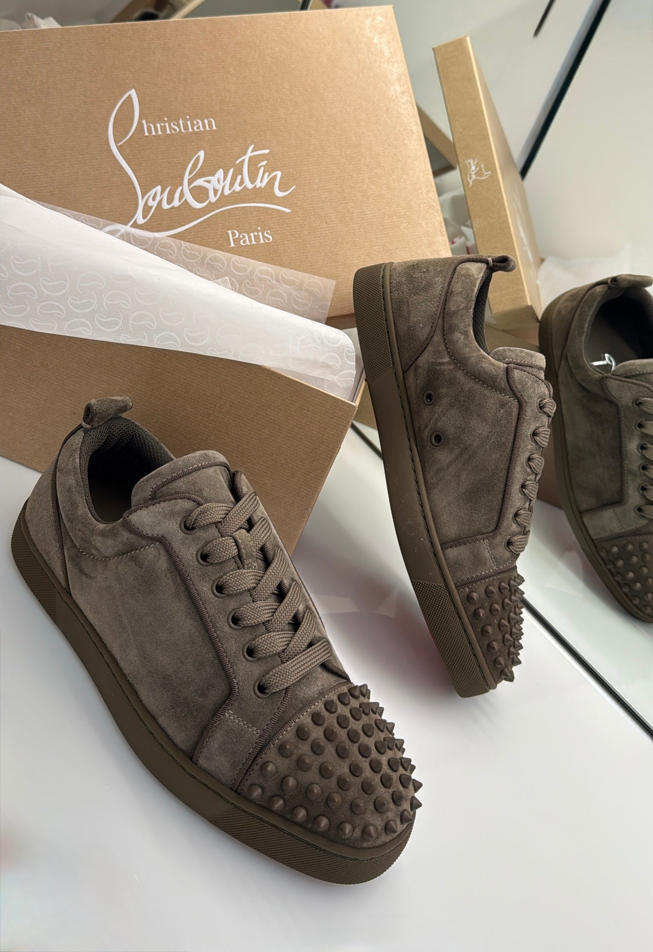 CHRISTIAN LOUBOUTIN CAMOSCIO KAKI